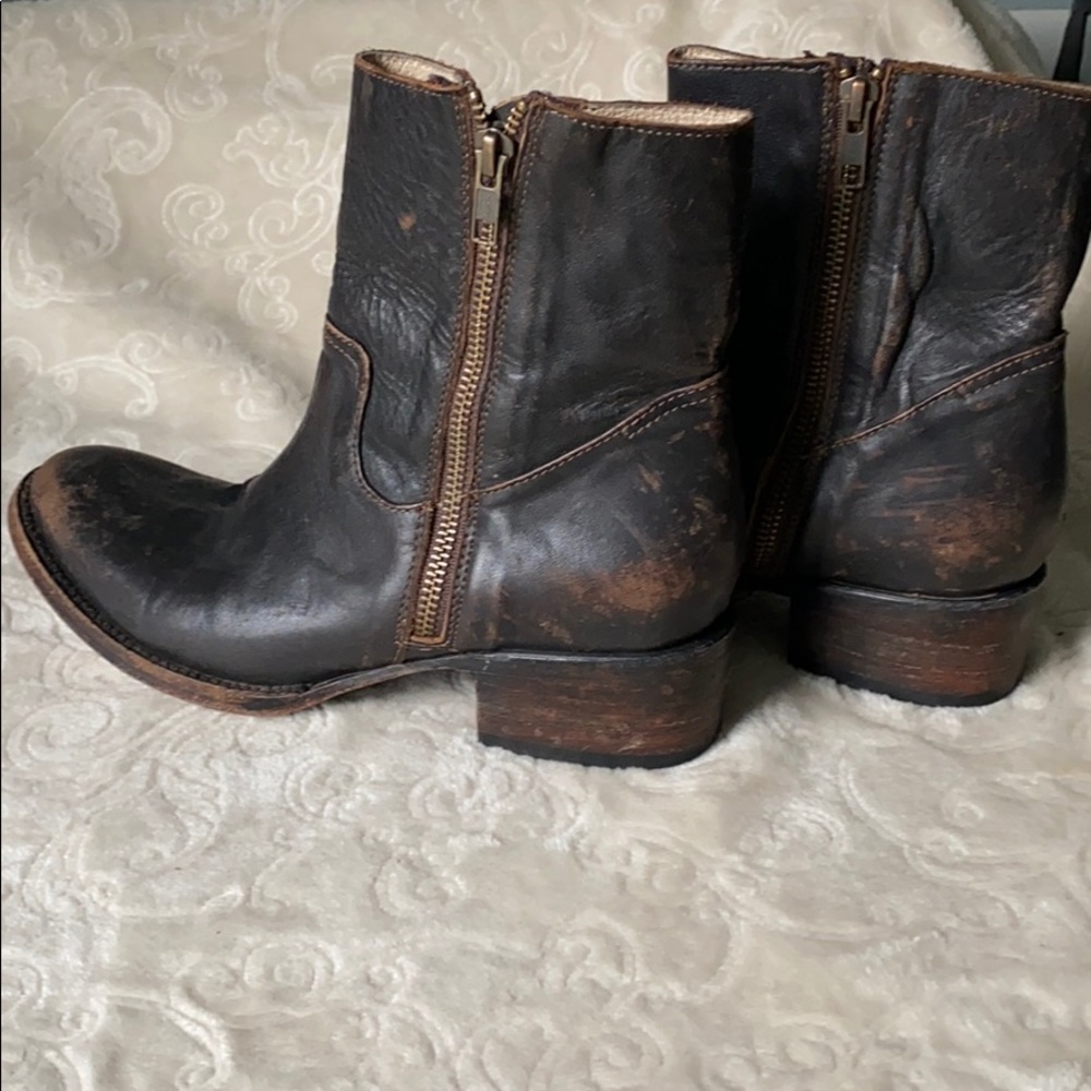 Previously Loved Steven Madden FreeBird boots